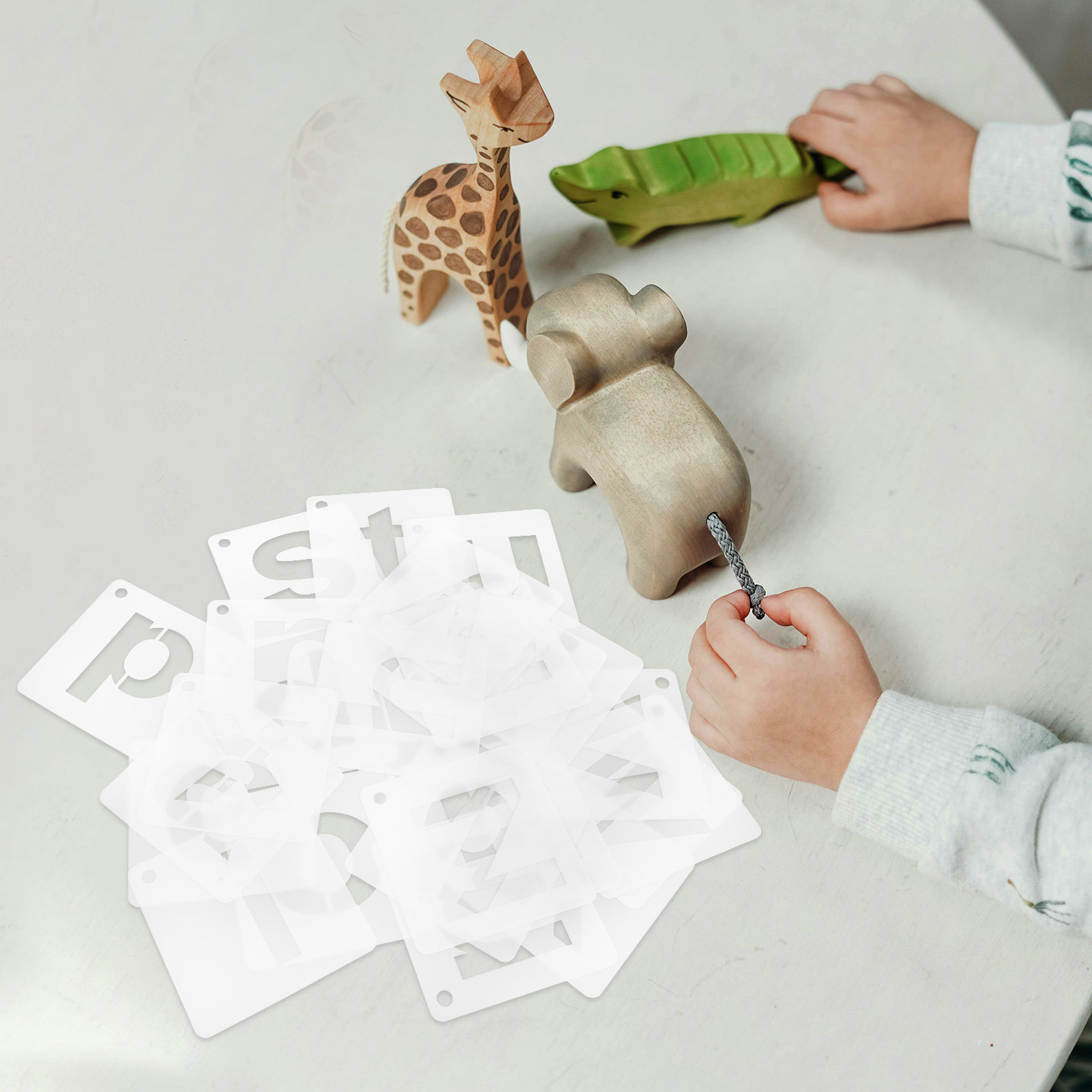 1 Set di Stencil Alfabetici Ri - Art Craft Template recensione e prezzo